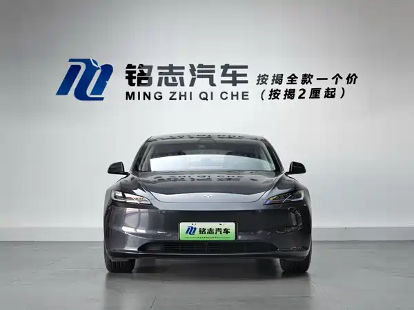 Tesla Model 3 2024