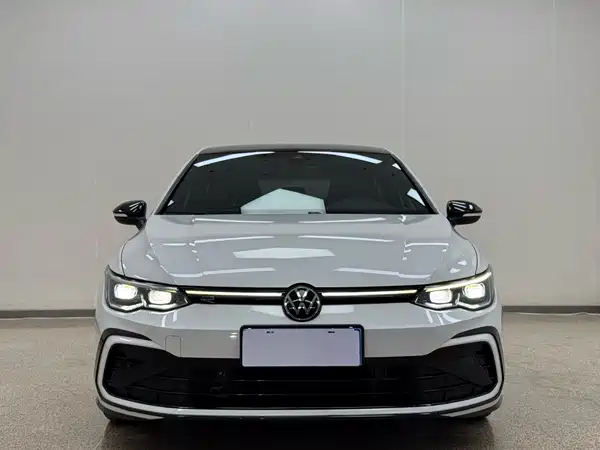 Volkswagen Golf 2021
