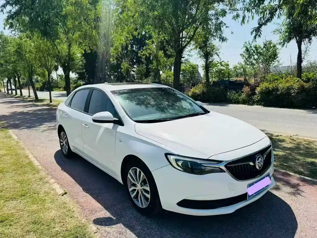 Buick Excelle 2018 — фото 3