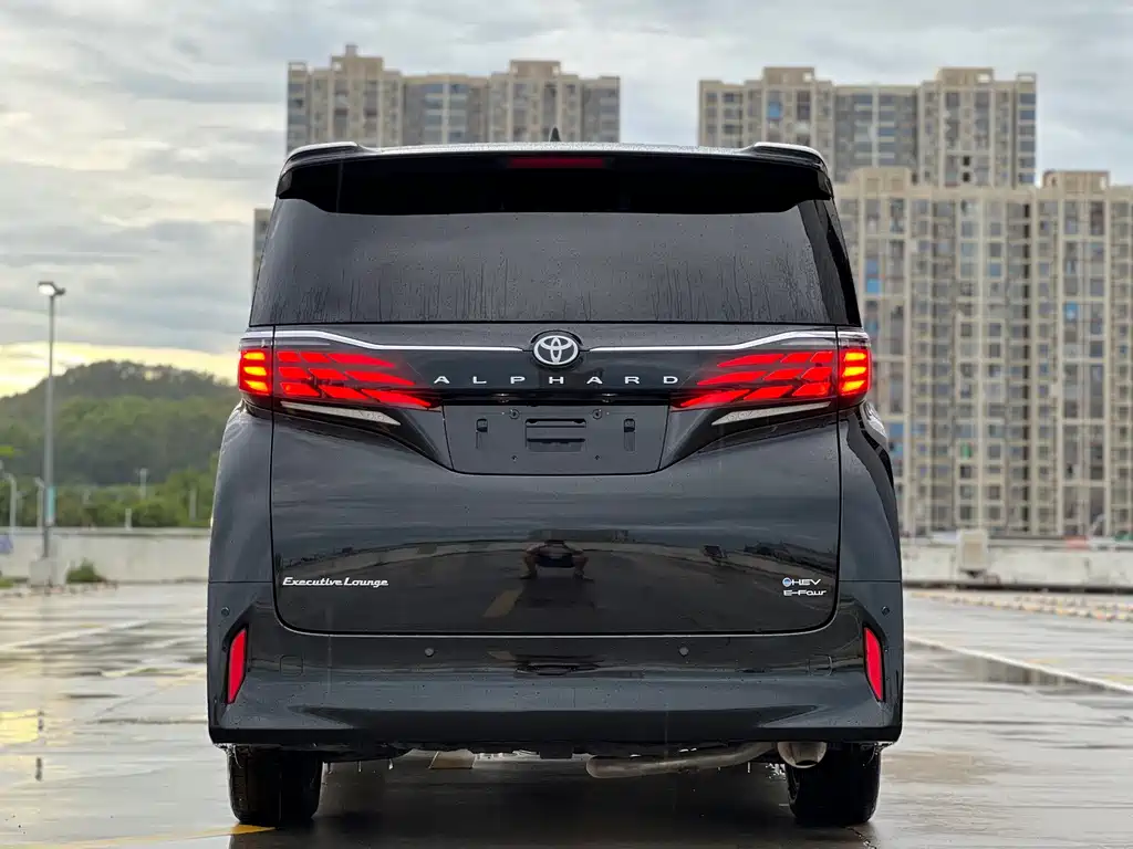 Toyota Alphard 2024 — фото 11