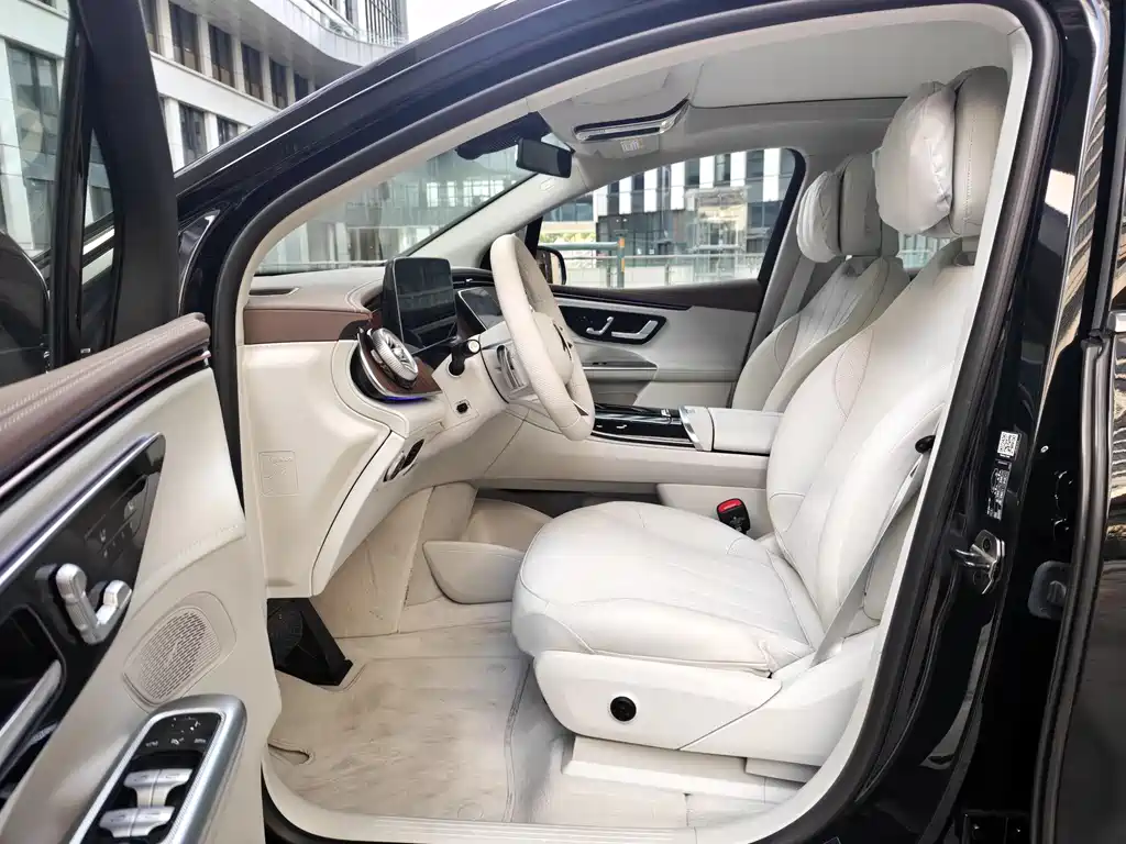 Mercedes-Benz EQE SUV 2025 — фото 25