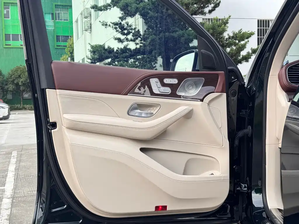 Mercedes-Benz GLS 2023