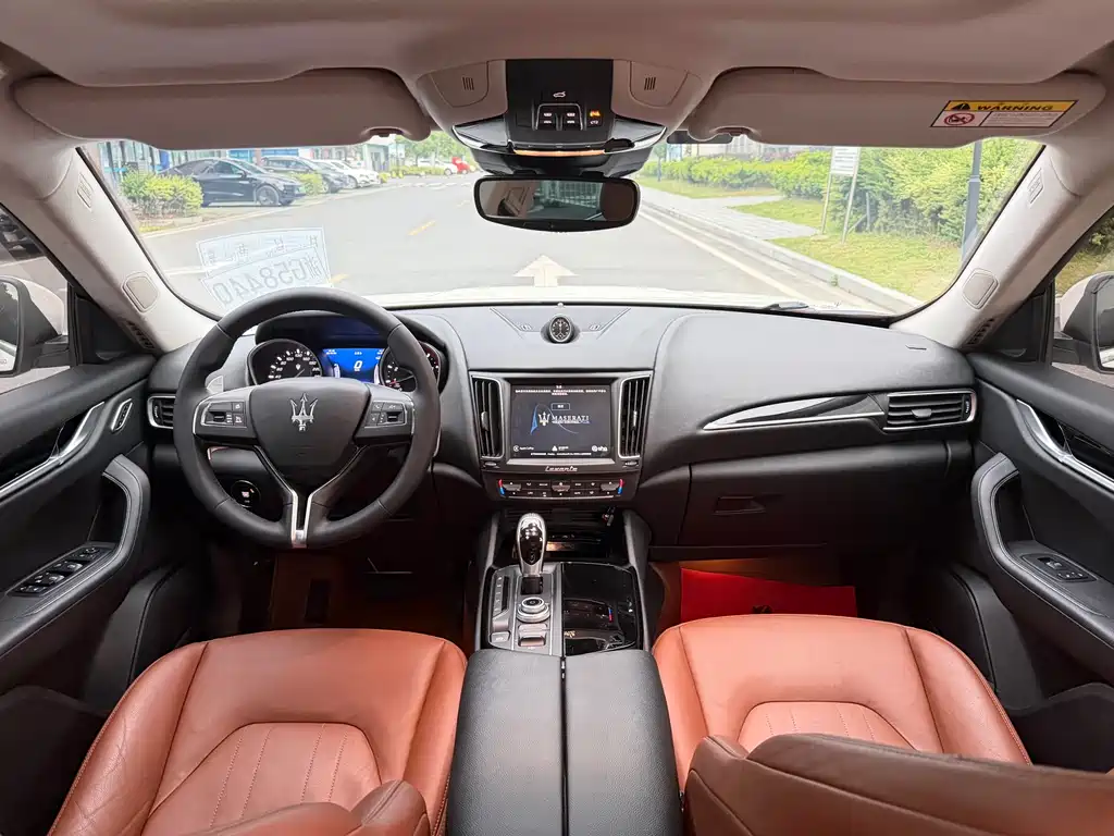 Maserati Levante 2019 — фото 14