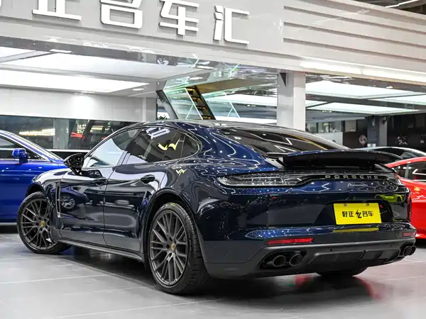 Porsche Panamera 2023
