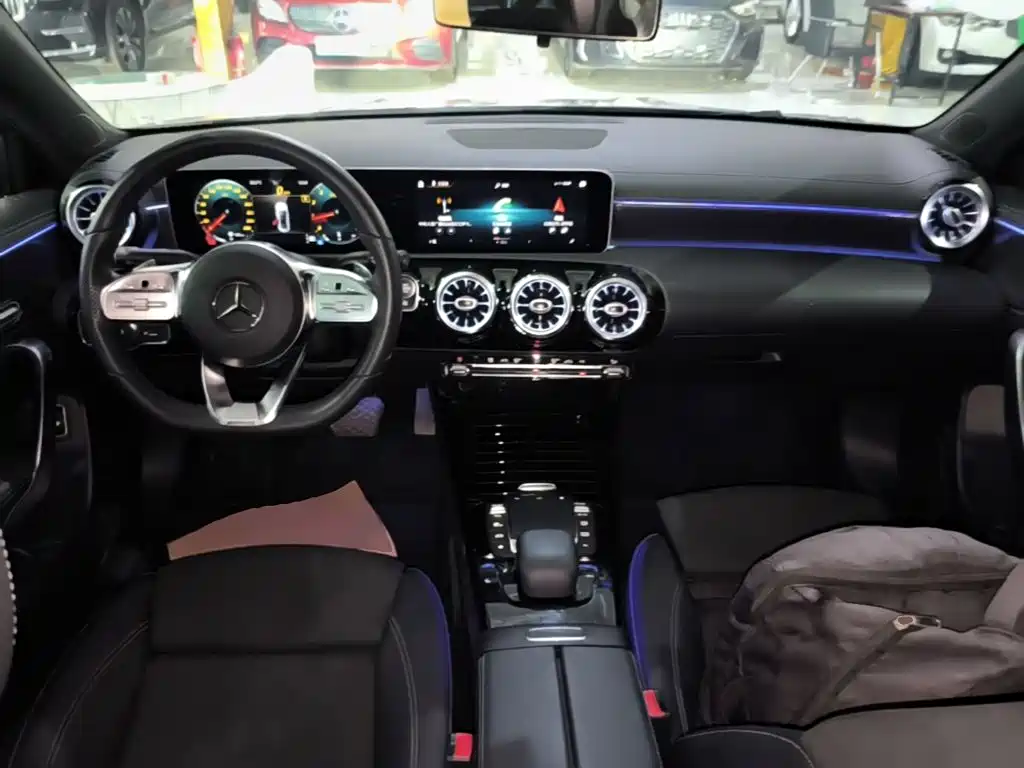 Mercedes-Benz A-Class 2020 — фото 10
