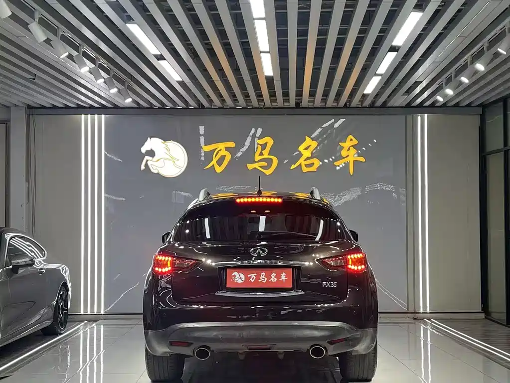 Infiniti FX 2011