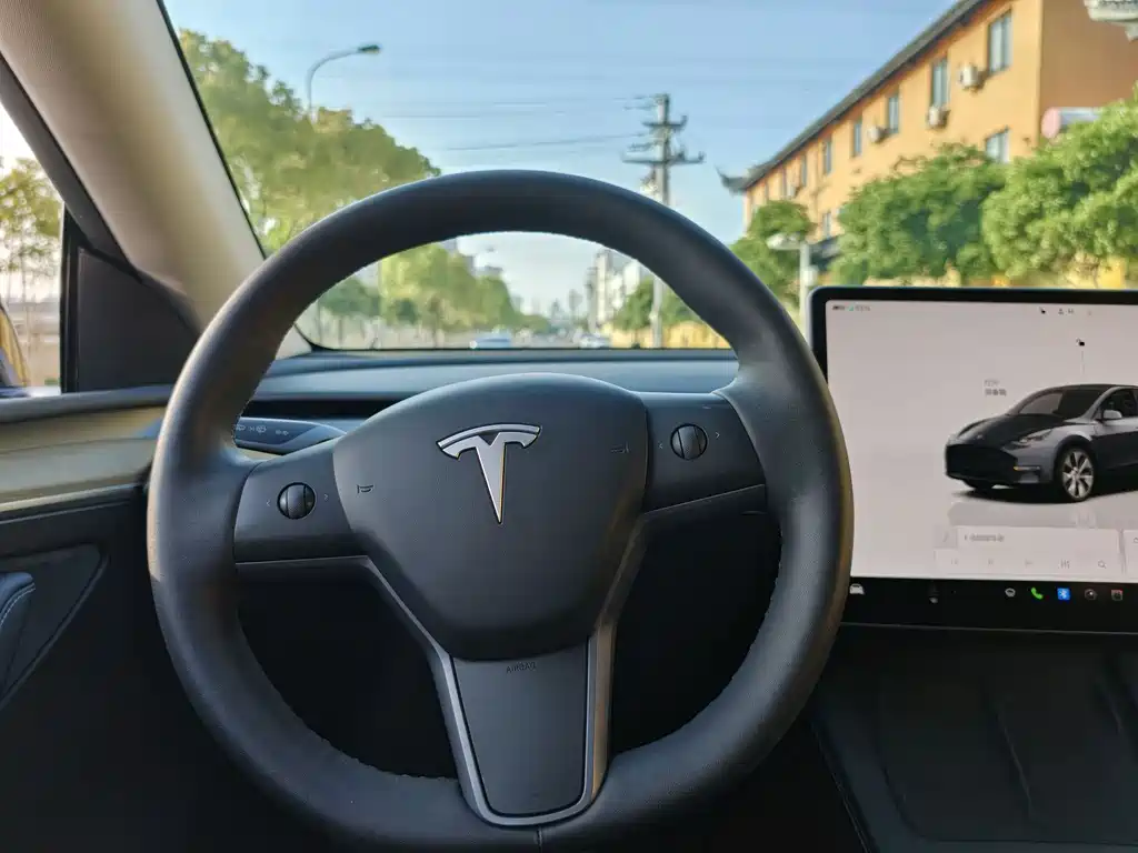 Tesla Model Y 2023 — фото 11