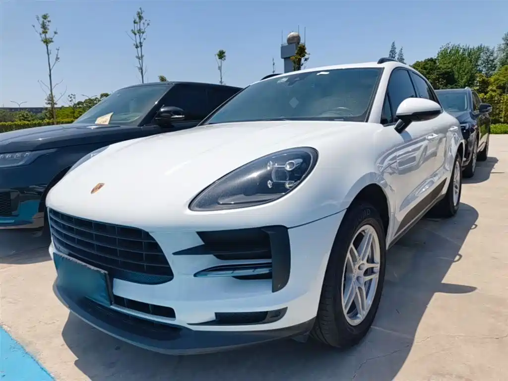 Porsche Macan 2020 — фото 1