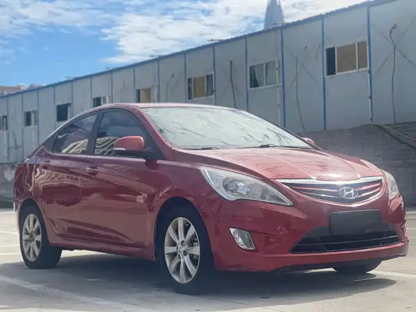 Hyundai Accent 2013