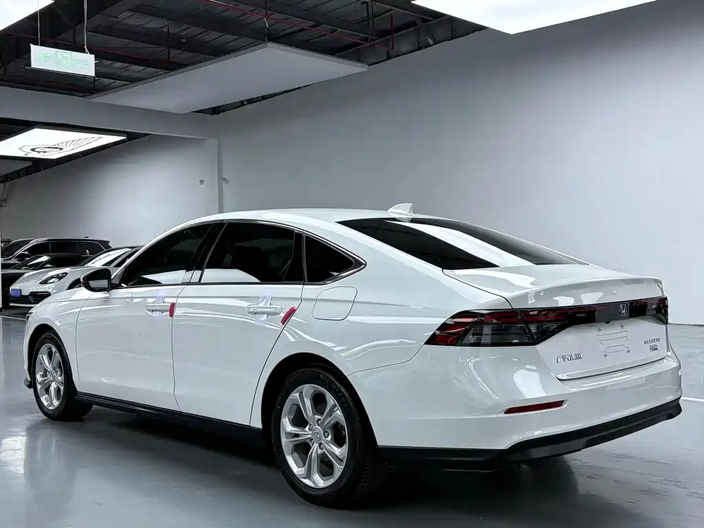 Honda Accord 2023 — фото 18