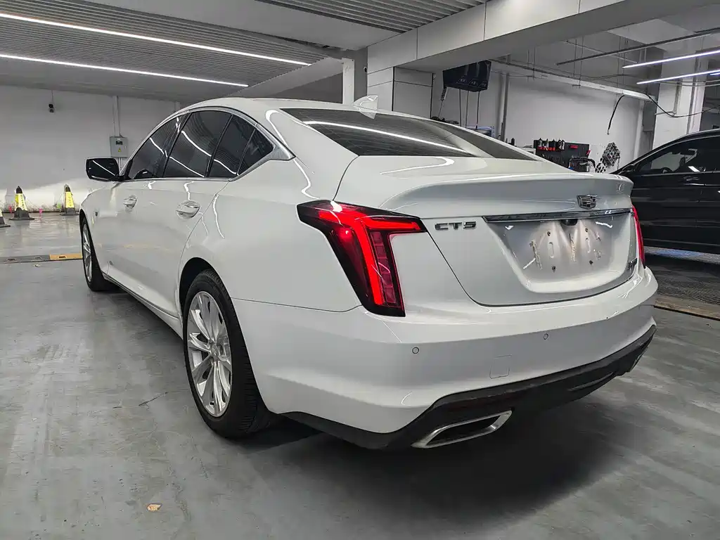 Cadillac CT5 2022 — фото 13