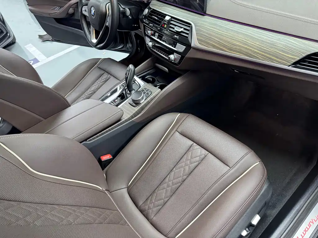BMW 5 Series 2024 — фото 12