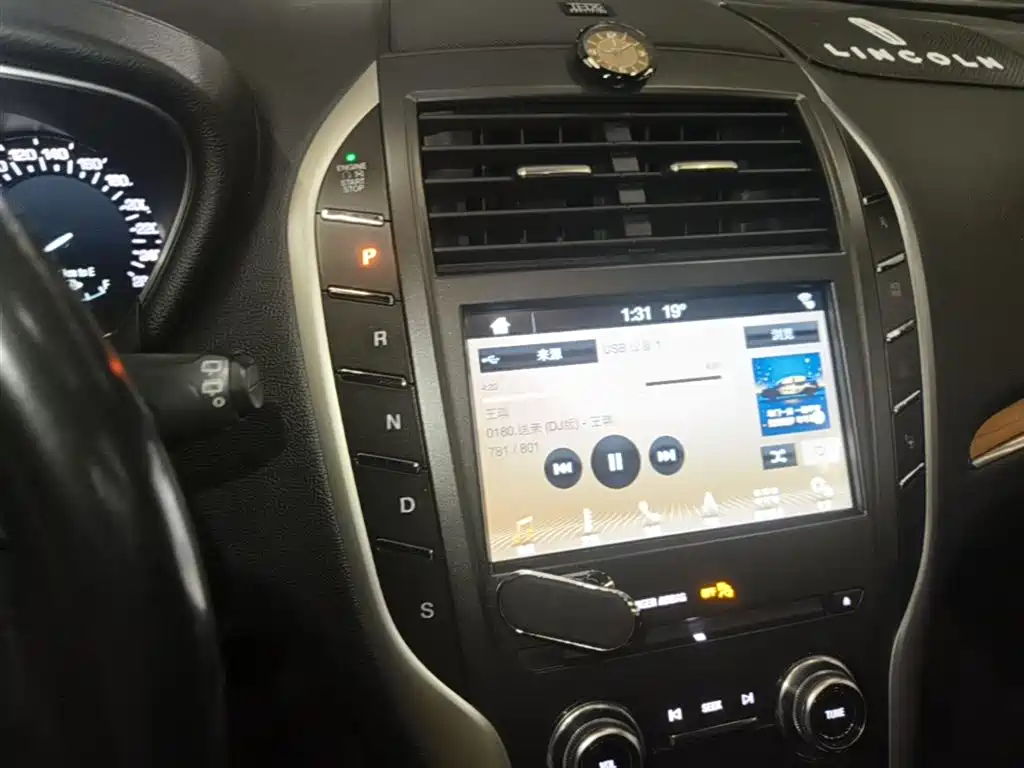 Lincoln MKC 2018 — фото 14