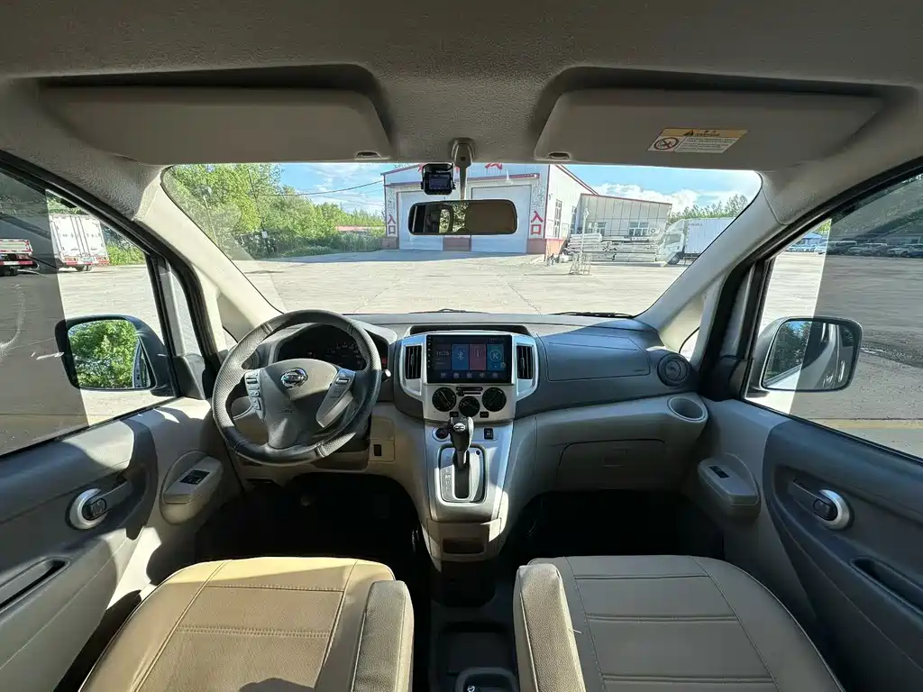 Nissan NV200 2018 — фото 4