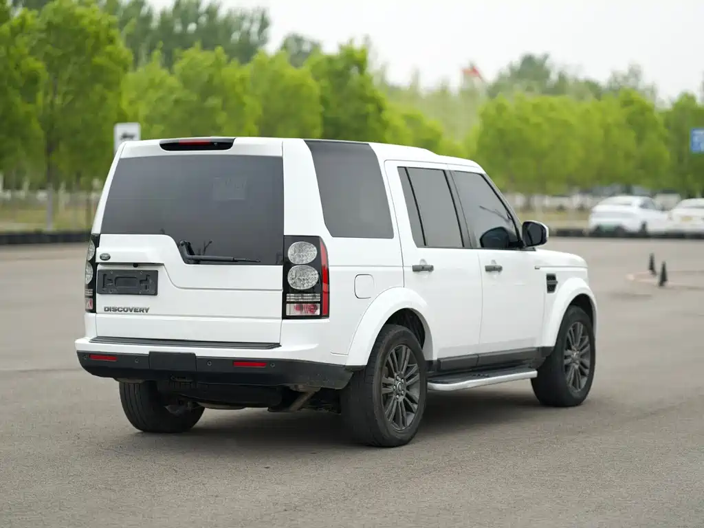 Land Rover Discovery 2017 — фото 12