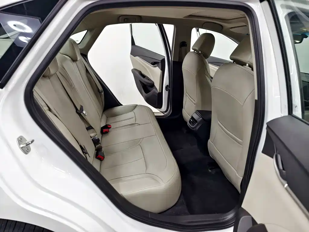Buick Excelle 2019 — фото 16