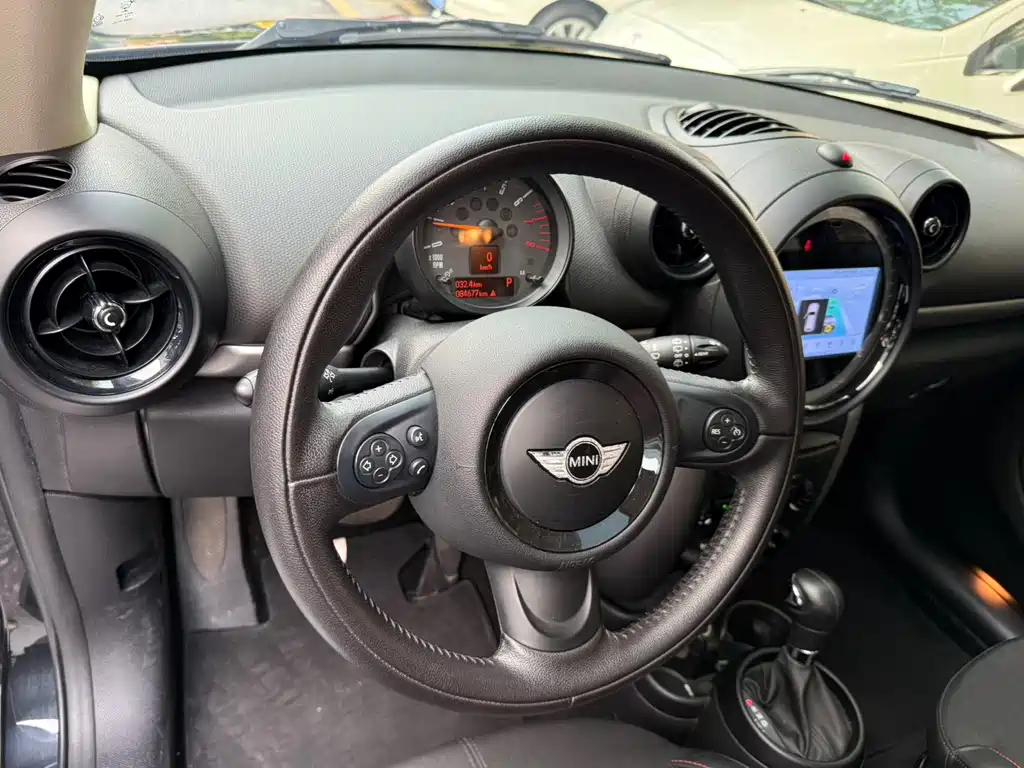MINI Countryman 2015 — фото 15