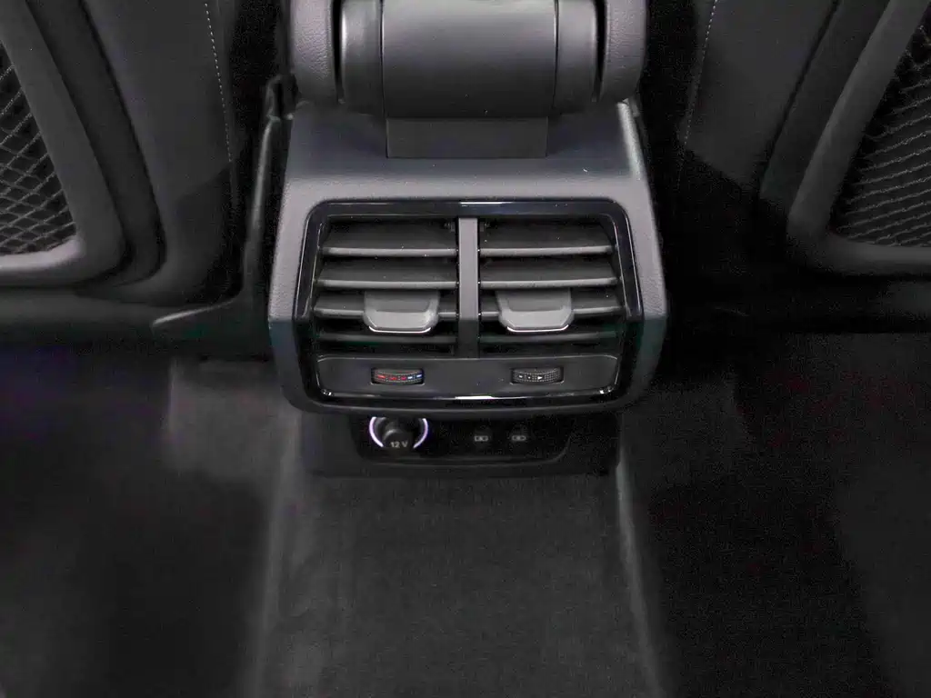 Audi Q3 2022 — фото 17