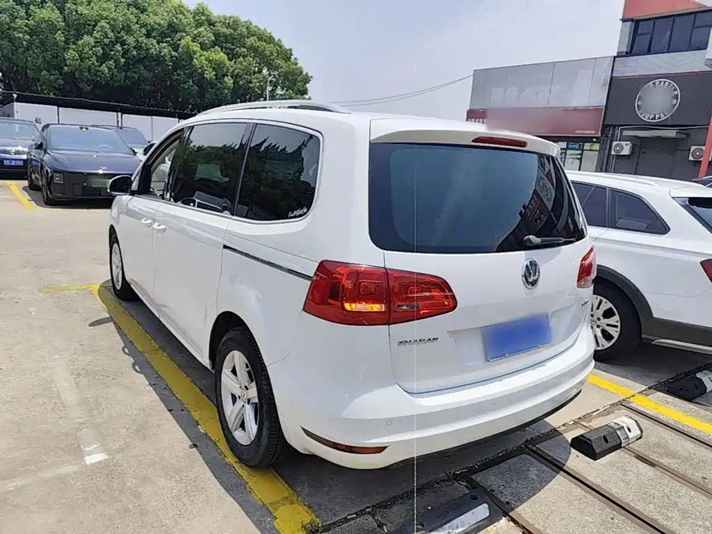 Volkswagen Sharan 2015 — фото 5