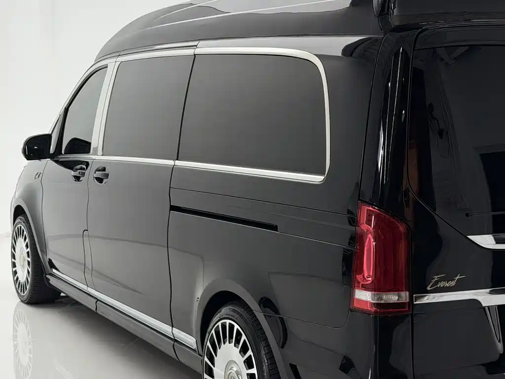 Mercedes-Benz V-Class 2020 — фото 17