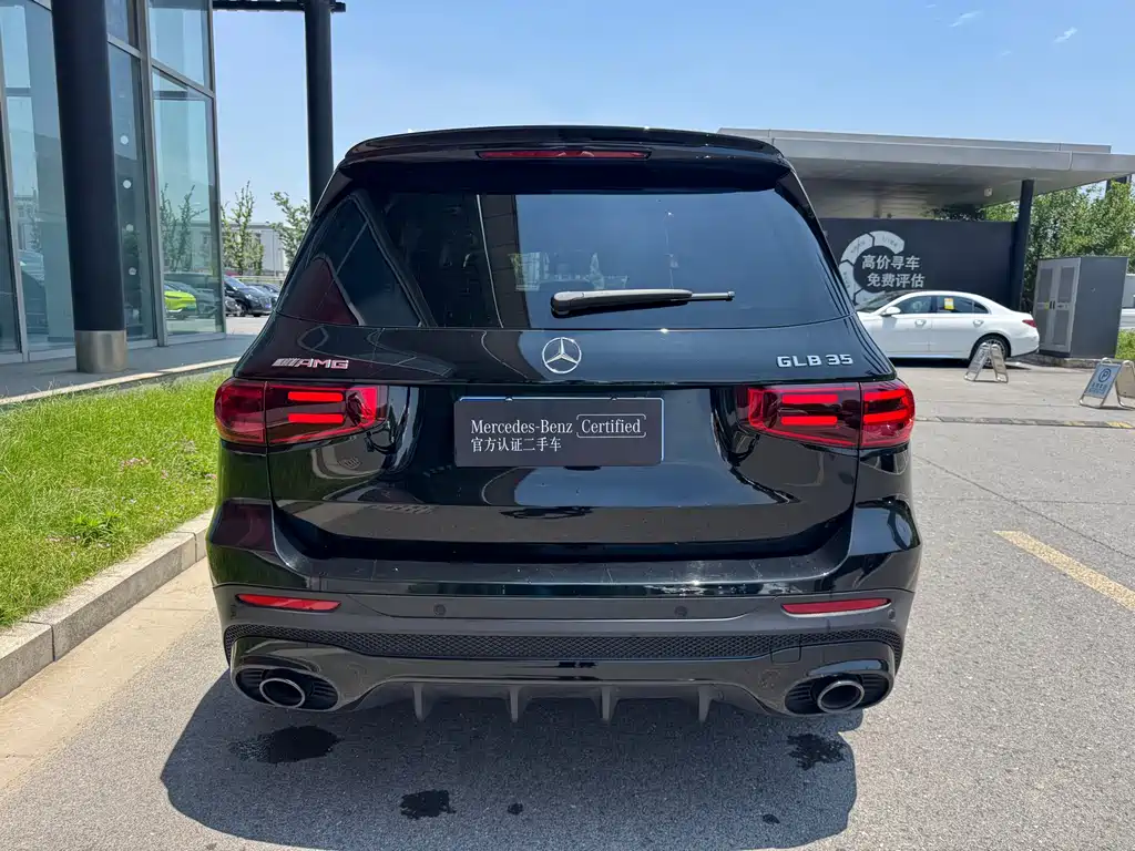 Mercedes-Benz GLB AMG 2025 — фото 18