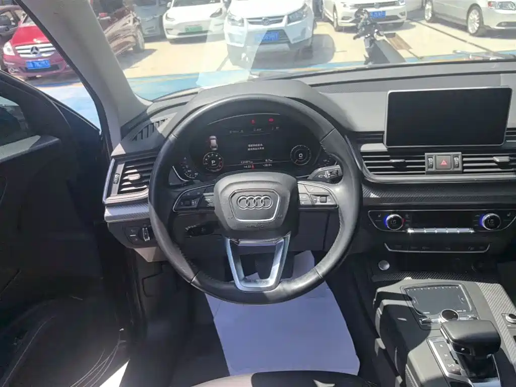 Audi Q5L 2019 — фото 11