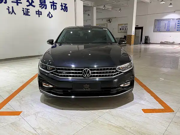 Volkswagen Magotan 2025
