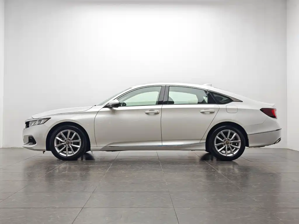 Honda Accord 2023 — фото 10