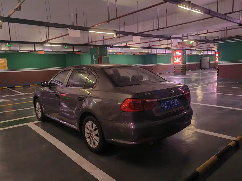 Volkswagen Lavida 2015