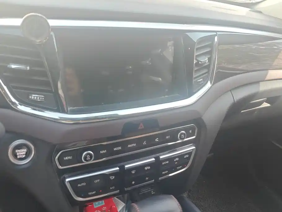 GAC Trumpchi GS8 2017 — фото 13
