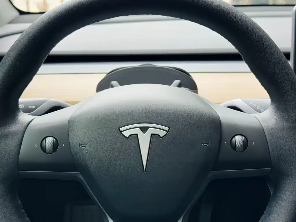 Tesla Model Y 2022 — фото 8