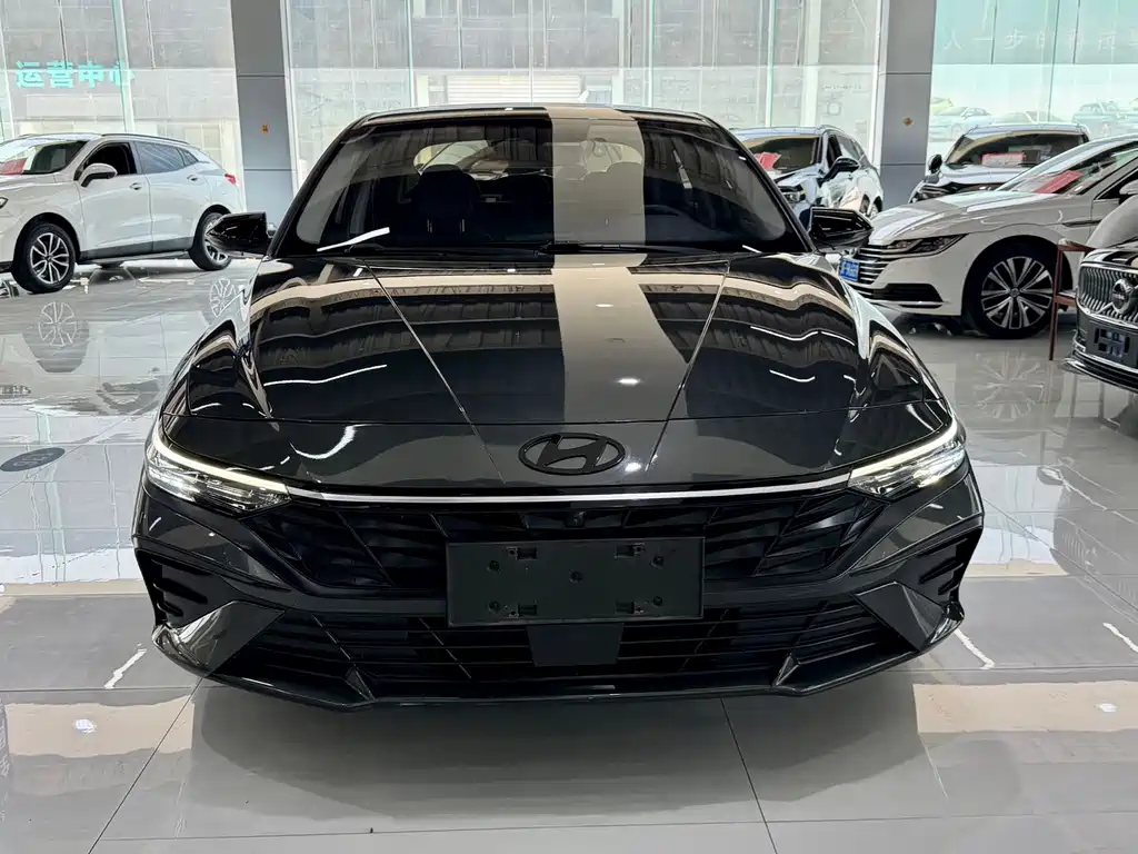 Hyundai Elantra 2023