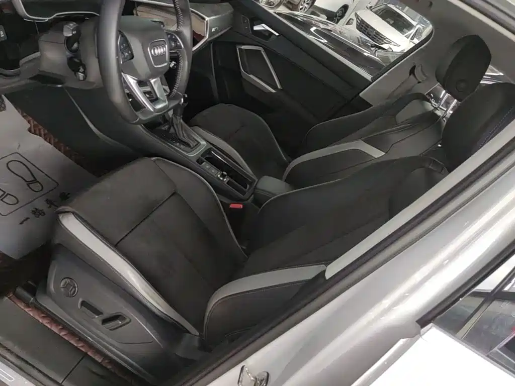 Audi Q3 2021 — фото 15