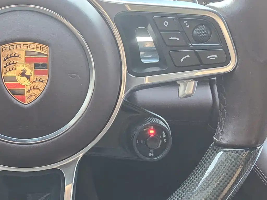 Porsche Panamera 2017 — фото 25