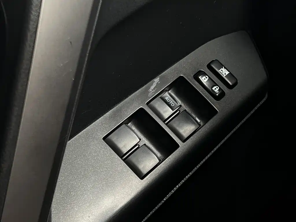 Toyota RAV4 2018 — фото 14