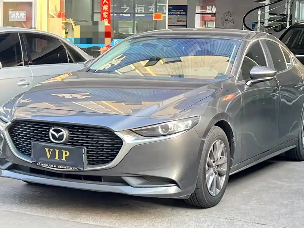 Mazda 3 Axela 2023 — фото 1
