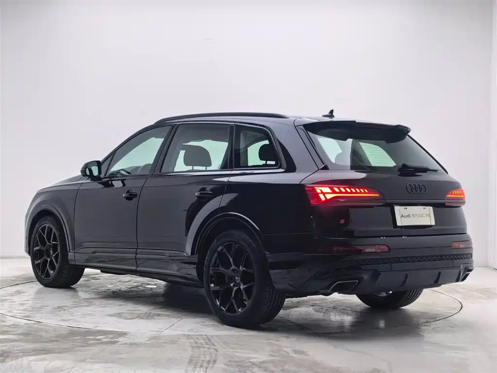 Audi Q7 2024 — фото 7