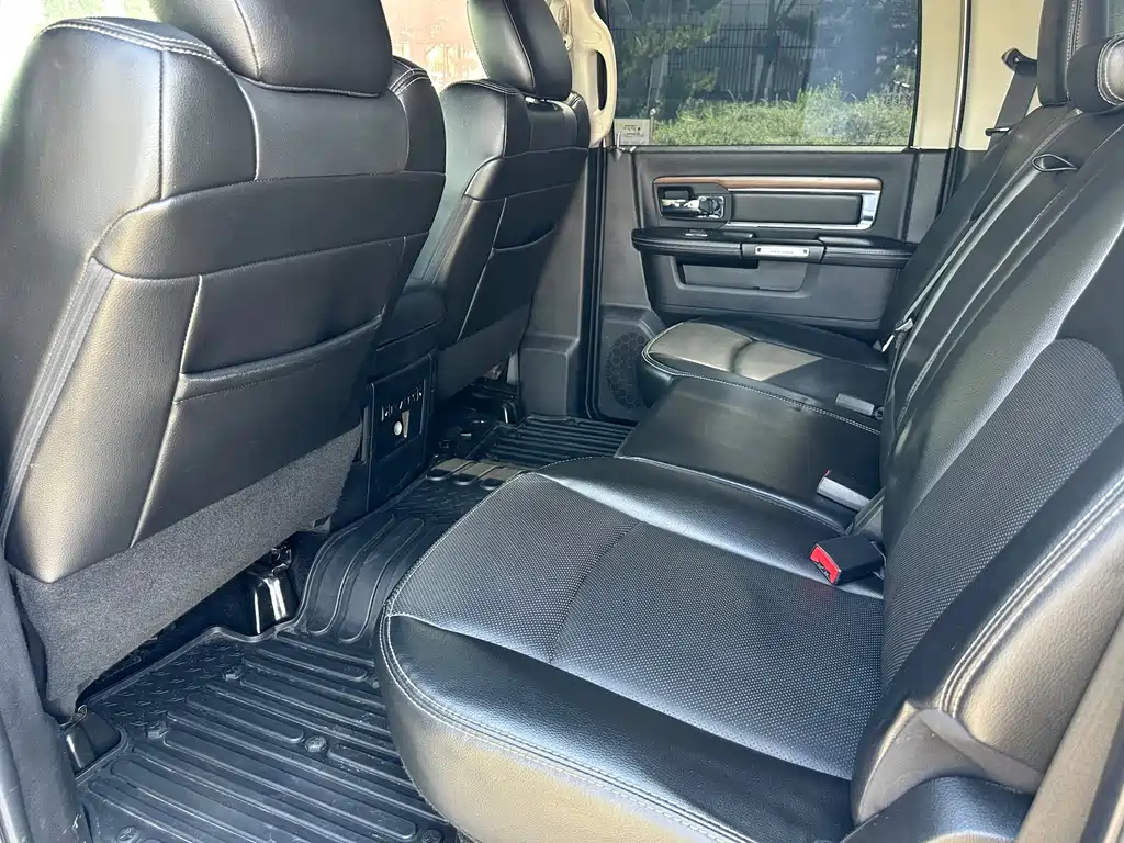 RAM Trucks 2015 — фото 14
