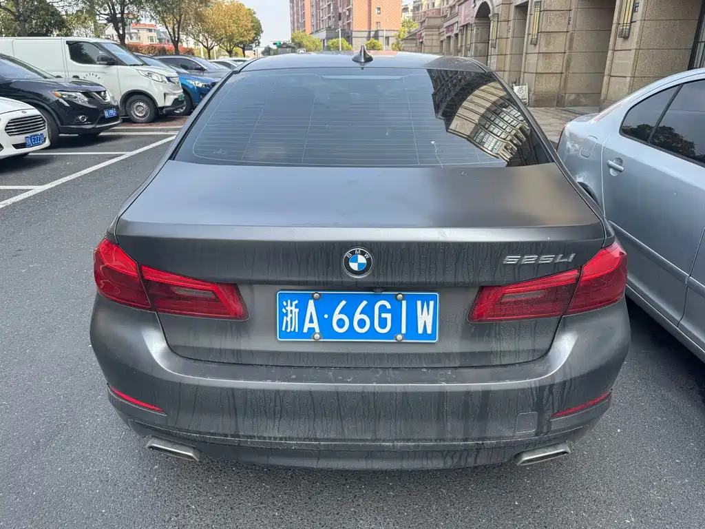 BMW 5 Series 2020 — фото 16