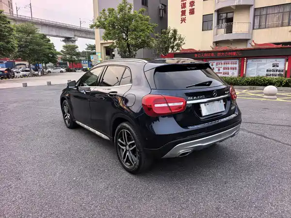 Mercedes-Benz GLA 2016