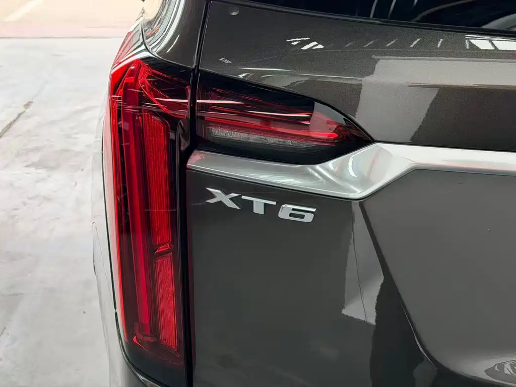 Cadillac XT6 2021 — фото 18