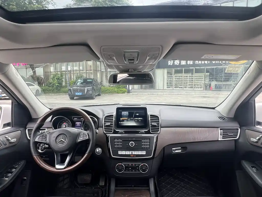 Mercedes-Benz GLE 2016 — фото 13