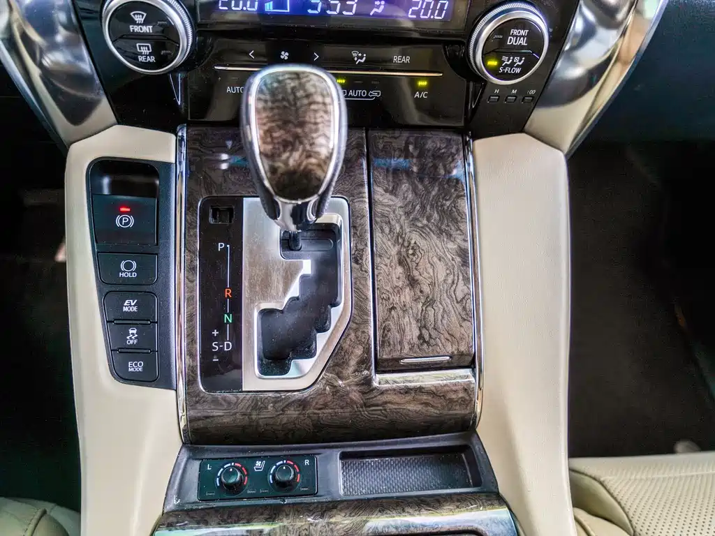 Toyota Alphard 2019 — фото 15
