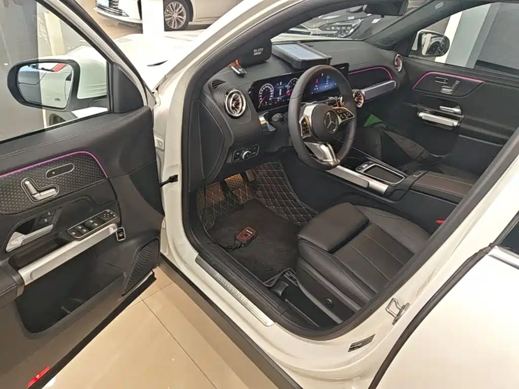 Mercedes-Benz GLB 2025 — фото 16