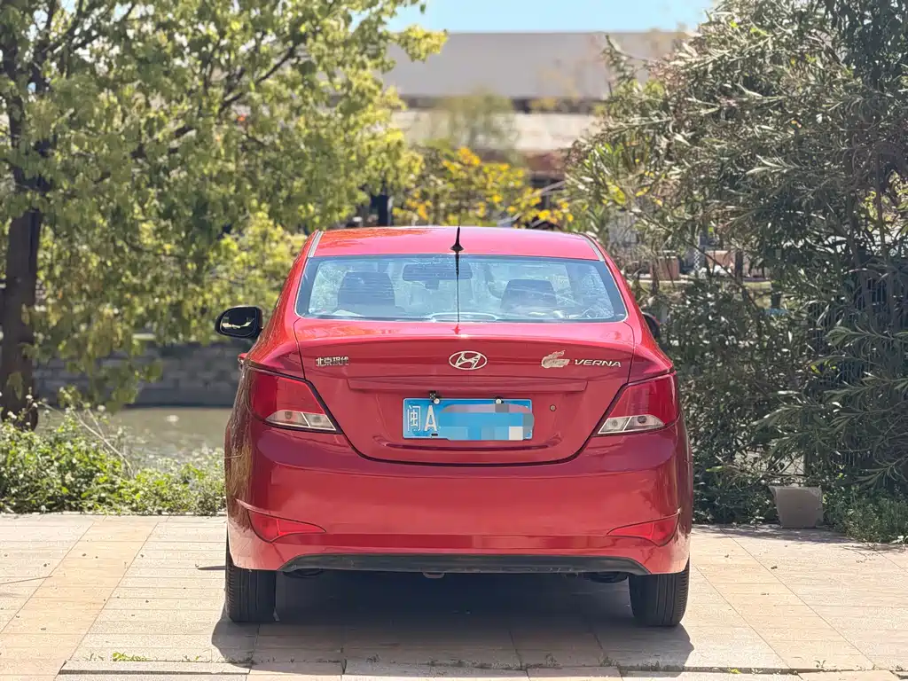 Hyundai Verna 2015 — фото 4