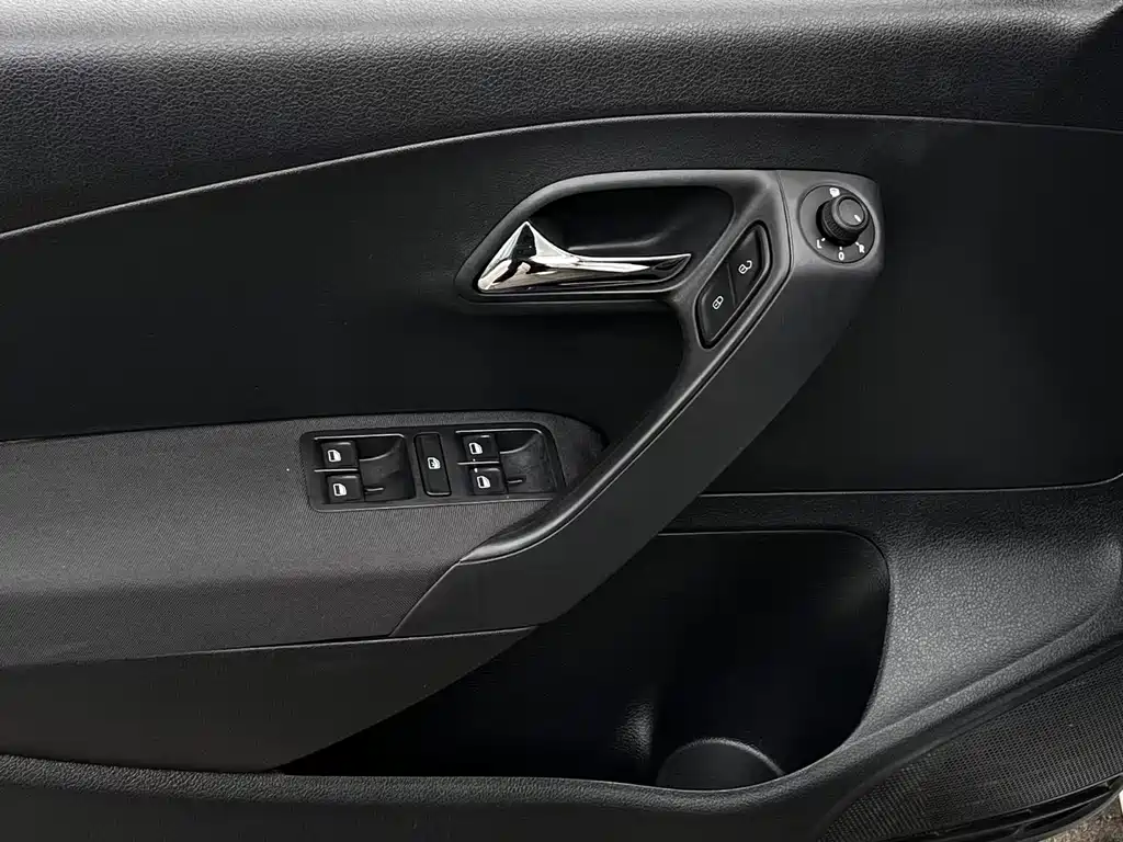 Volkswagen Polo 2018 — фото 16