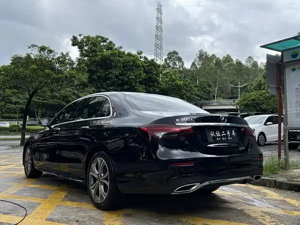 Mercedes-Benz E-Class 2022