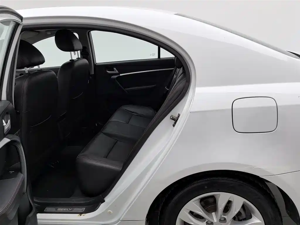 Geely Emgrand 2015 — фото 15