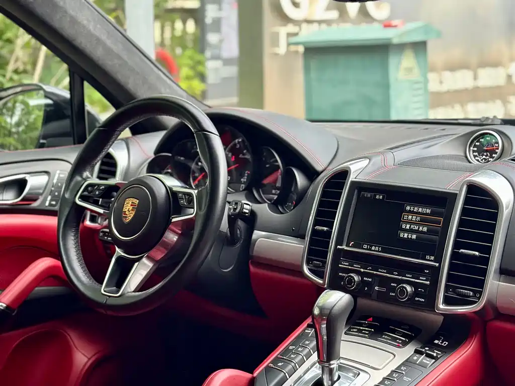 Porsche Cayenne 2015 — фото 22