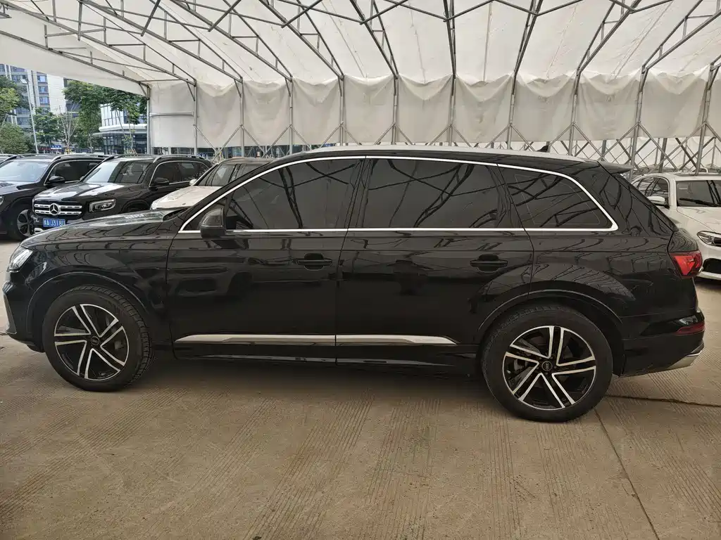 Audi Q7 2022 — фото 6